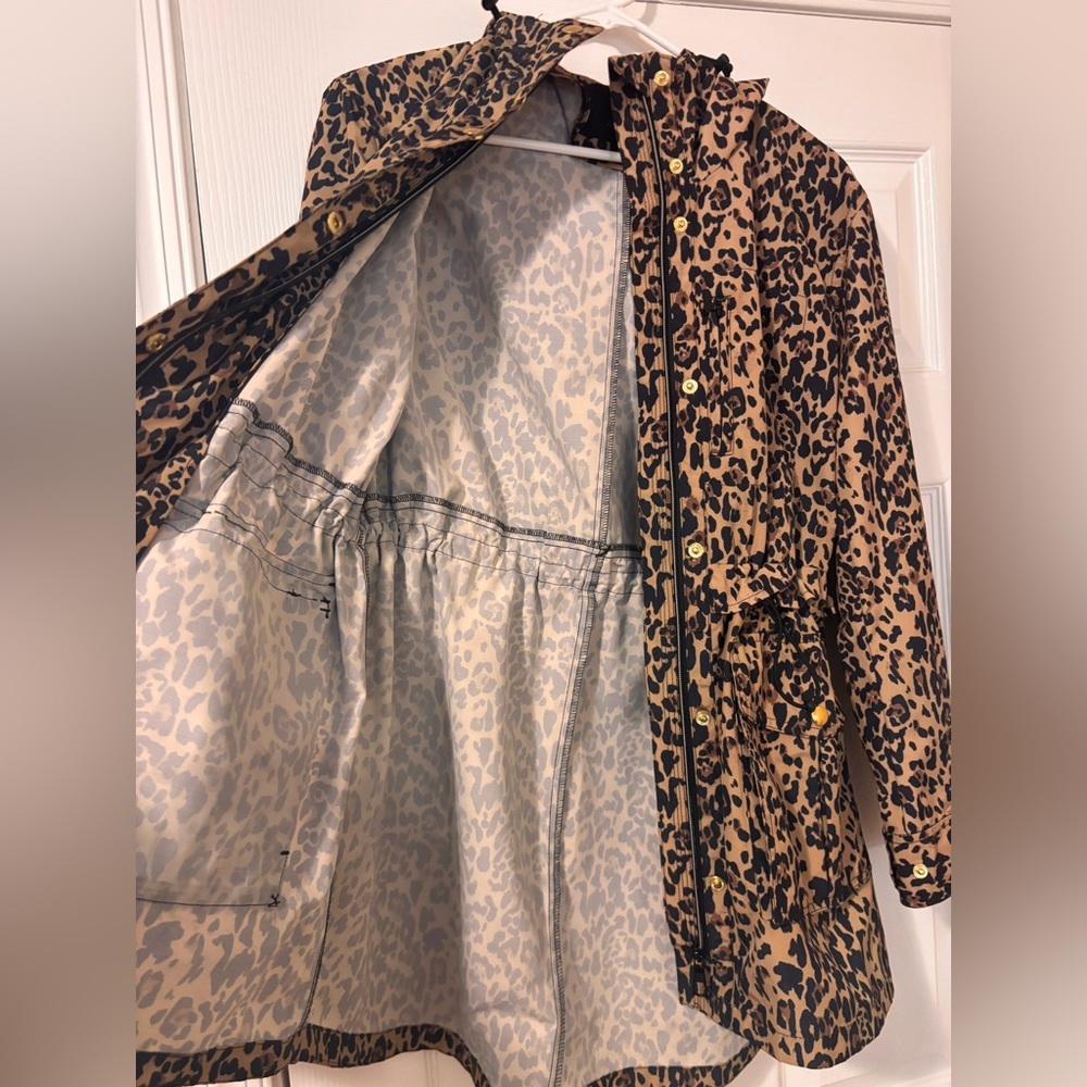 J.Crew Hooded Perfect Rain Jacket in Leopard Print Size Small Water Resistant - Picture 3 of 6